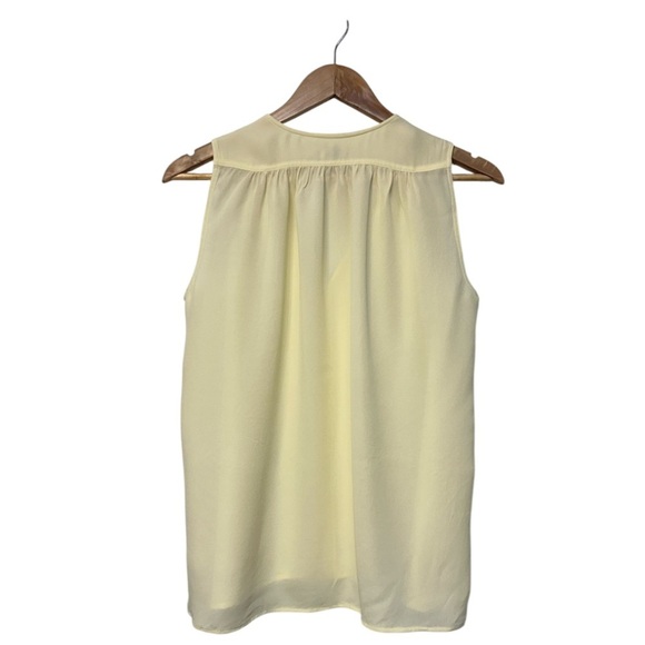 Vince. 100% silk top - Picture 2 of 4
